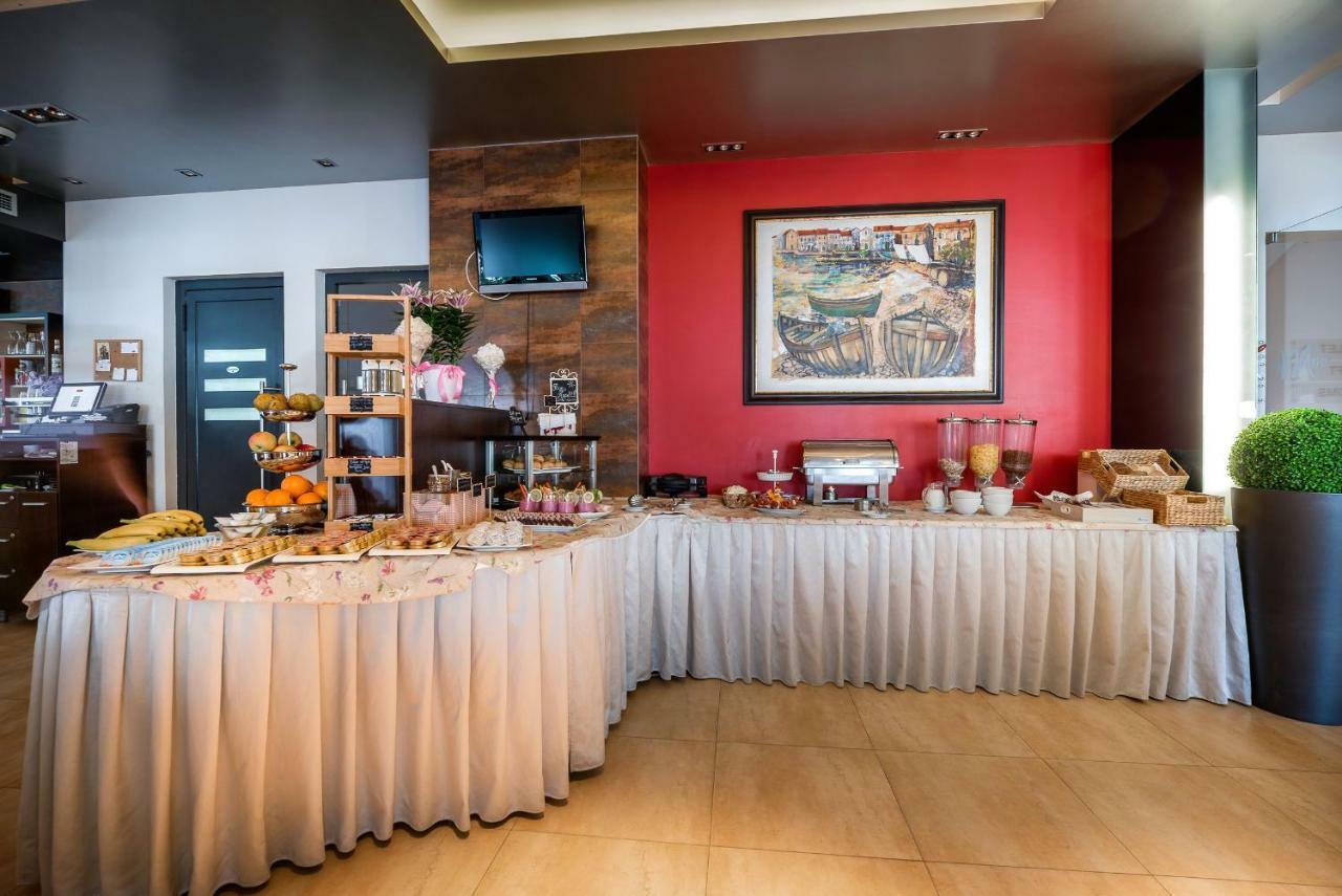 Hotel Maritimo Makarska Ngoại thất bức ảnh